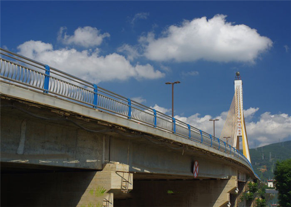甘南304不锈钢桥梁护栏：安全、耐用与美观的完美结合